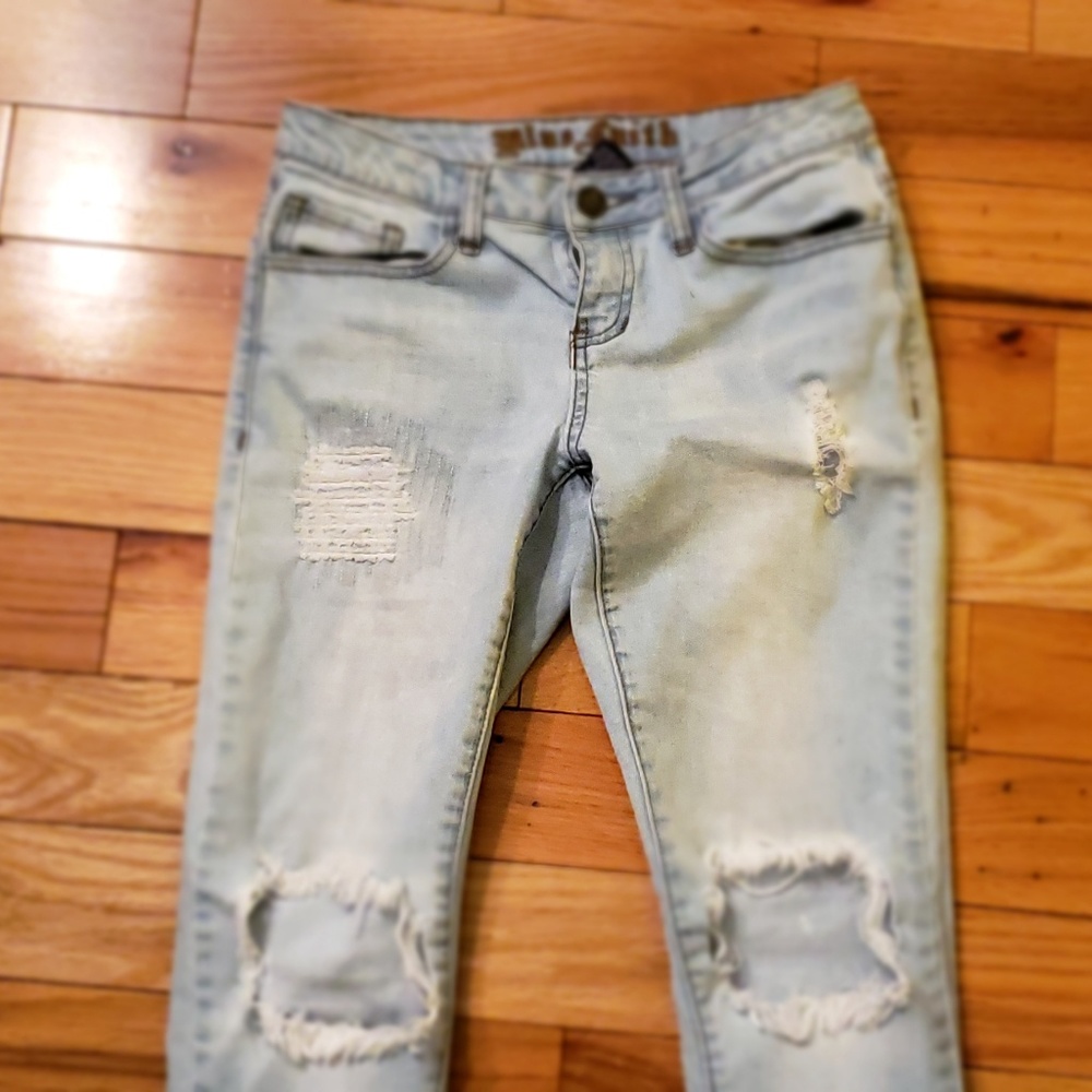 Light Blue Ripped Jean's - Picture 4 of 5